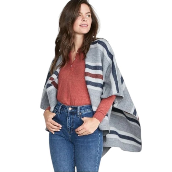 🌻Marine Layer "Levi Wrap" Wearable Blanket Poncho - Picture 3 of 10